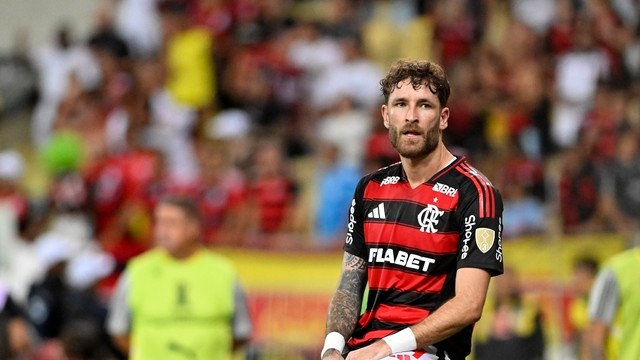 Léo Pereira comemora o seu gol contra o Deportivo Táchira